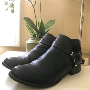 Wild Fable Black Leather Booties